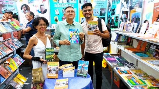 foto livro poeta 12