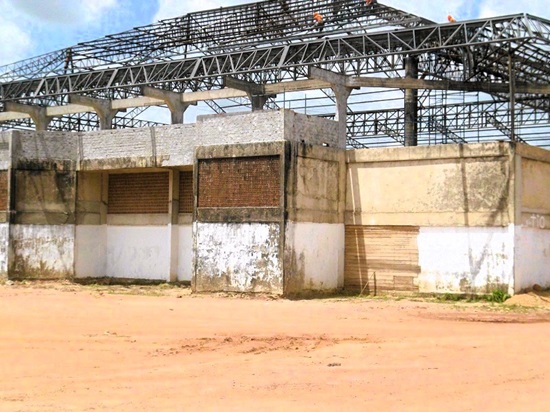 foto reforma ginásio 10